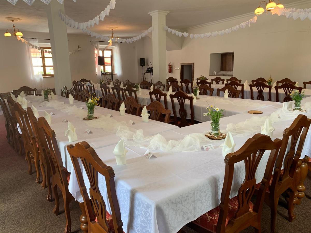 Zamek Jindrichovice Hotel Kolinec Buitenkant foto
