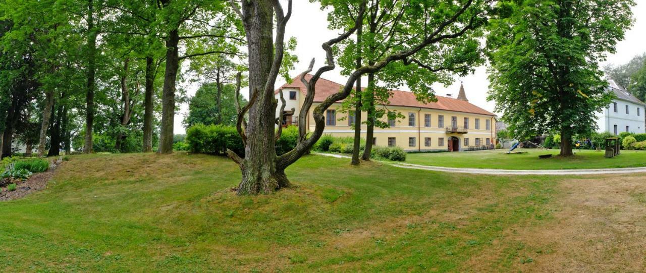 Zamek Jindrichovice Hotel Kolinec Buitenkant foto